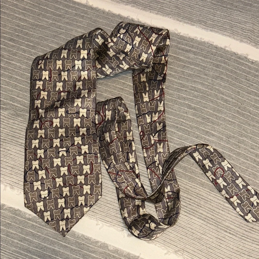 Ralph Marlin Abstract Dentist Tonal 2000 Dental Pattern Tie in greige and Cream